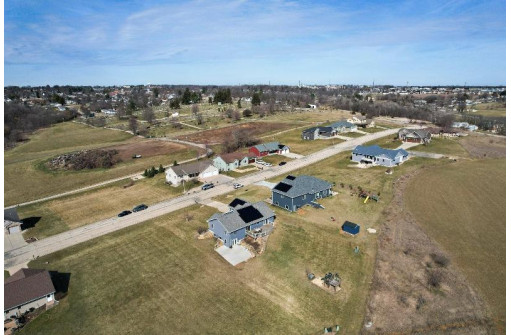 313 Diamond Oaks Drive, Dodgeville, WI 53533