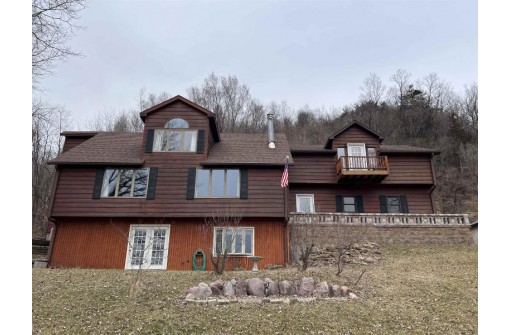 205 Carriage Drive, Chaseburg, WI 54621