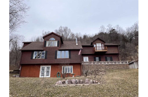 205 Carriage Drive, Chaseburg, WI 54621