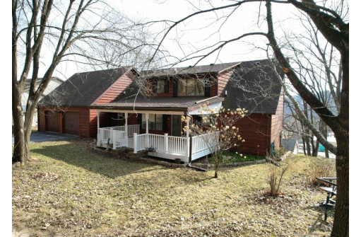 205 Carriage Drive, Chaseburg, WI 54621