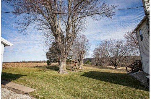 4185 Elm Road, Potosi, WI 53820