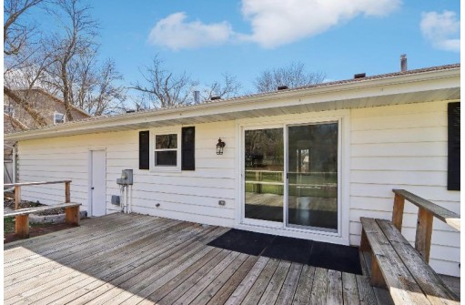 617 Chokecherry Trail, DeForest, WI 53532