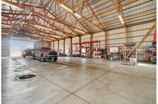 1560 State Road 19, Marshall, WI 53559