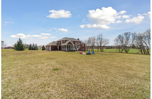 1560 State Road 19, Marshall, WI 53559