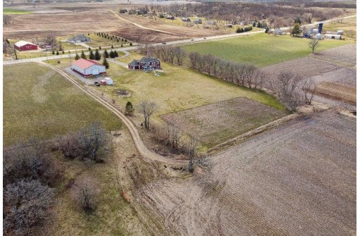 1560 State Road 19, Marshall, WI 53559