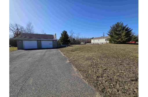 309 Driscoll Lane, Oxford, WI 53952-9088