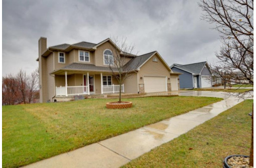 418 Old Indian Trail, DeForest, WI 53532