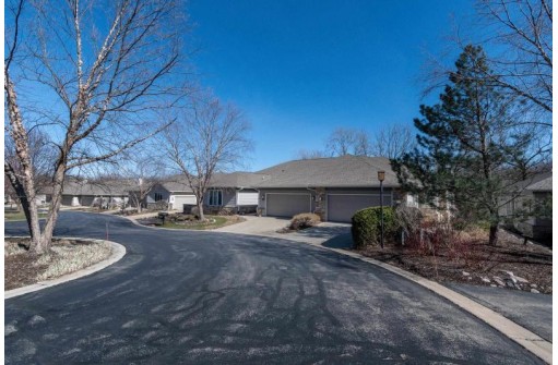 3207 Conservancy Lane, Middleton, WI 53562