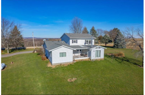 1261 County Road Z, Mount Horeb, WI 53572