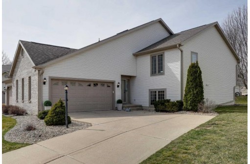 1020 Kettle Court, Verona, WI 53593