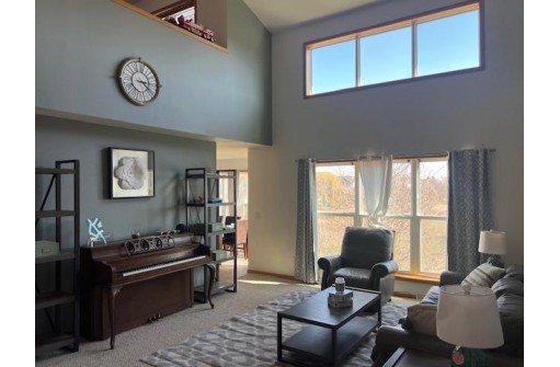 737 Highcliff Trail, Madison, WI 53718