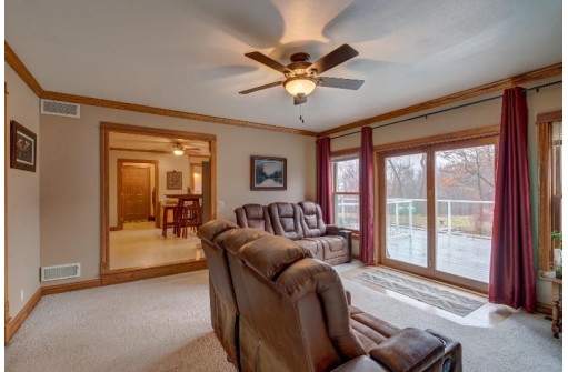 1730 Lewis Road, Mount Horeb, WI 53572