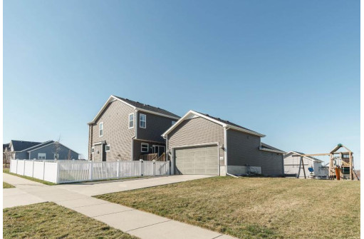 1095 Siena Drive, Verona, WI 53593