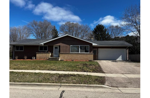 1823 East Street, Black Earth, WI 53515