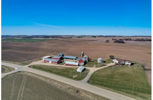 6685 Hwy P, Dane, WI 53529