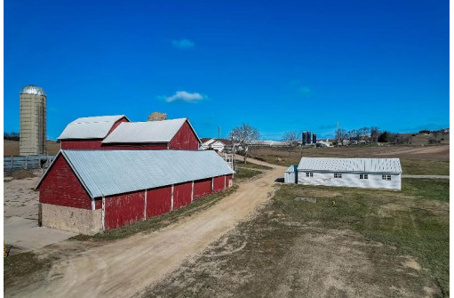 6685 County Road P, Dane, WI 53529