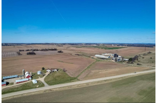 6685 County Road P, Dane, WI 53529