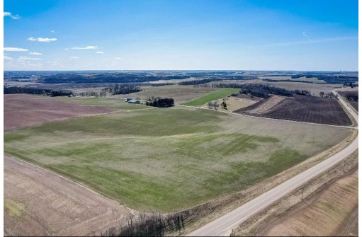 6685 County Road P, Dane, WI 53529