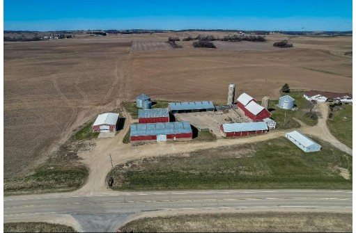 6685 County Road P, Dane, WI 53529