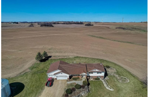 6685 County Road P, Dane, WI 53529