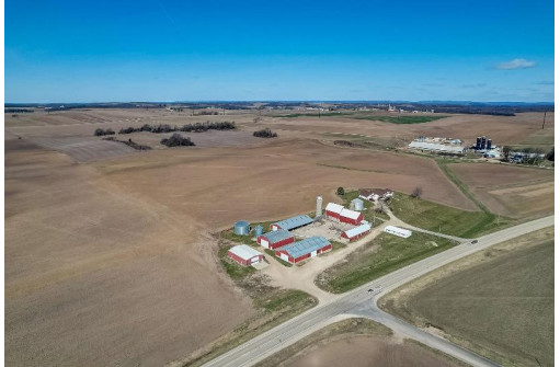 6685 County Road P, Dane, WI 53529