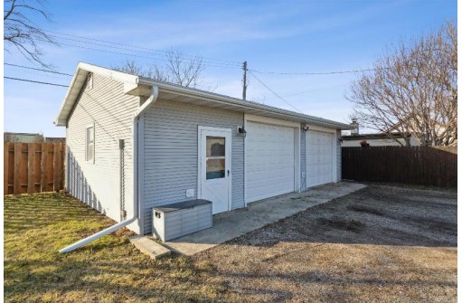 1014 Putnam Avenue, Janesville, WI 53546