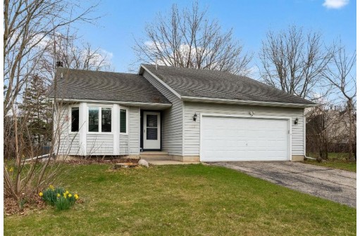 432 S Arthur Circle, Verona, WI 53593