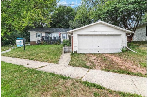 1108 S 4th Street, Stoughton, WI 53589-2518