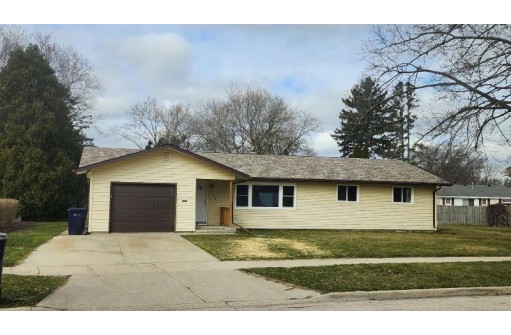 1237 N Lexington Drive, Janesville, WI 53545