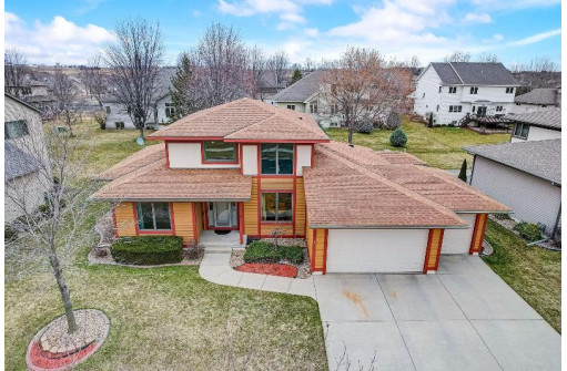 511 S Meadowbrook Lane, Waunakee, WI 53597