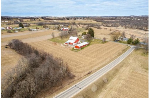 E6393 Ski Hill Road, Reedsburg, WI 53959