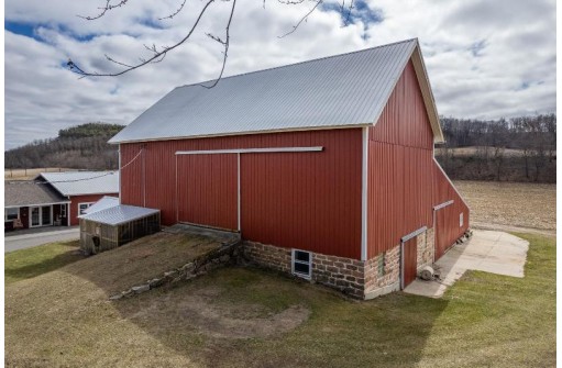 E6393 Ski Hill Road, Reedsburg, WI 53959