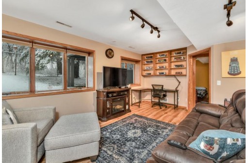 35 Deer Point Trail, Madison, WI 53719