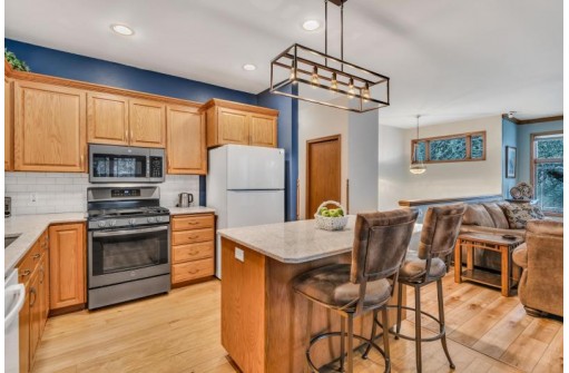 35 Deer Point Trail, Madison, WI 53719