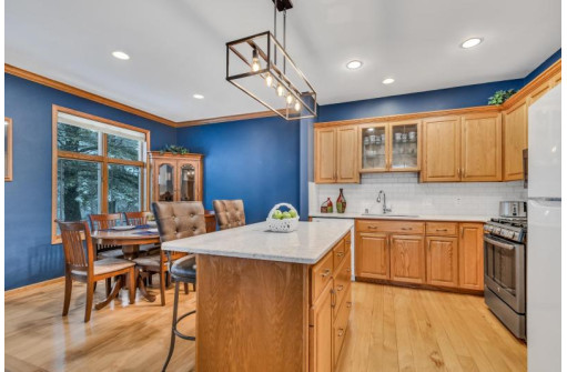 35 Deer Point Trail, Madison, WI 53719