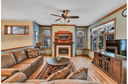 35 Deer Point Trail, Madison, WI 53719