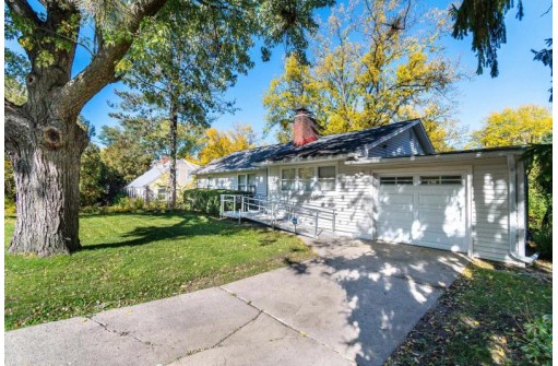 919 University Bay Drive, Madison, WI 53705