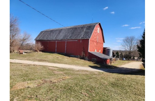 N5737 Highway 151, Beaver Dam, WI 53916