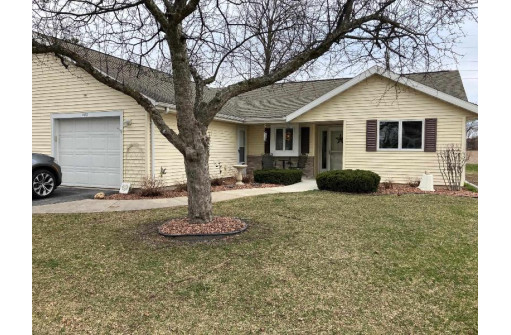 103 Buckingham Court, Cambridge, WI 53523