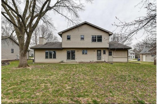 2796 Rosellen Avenue, Fitchburg, WI 53711