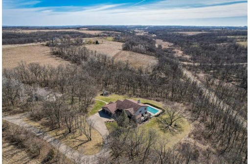 2235 County Road Jg, Mount Horeb, WI 53572