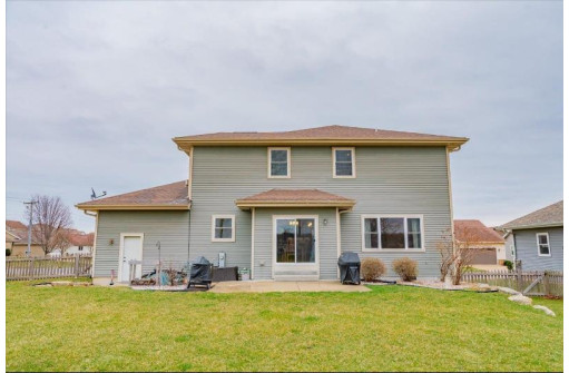 328 Little Bear Drive, Middleton, WI 53562