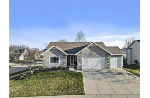 897 Ashworth Drive, Oregon, WI 53575