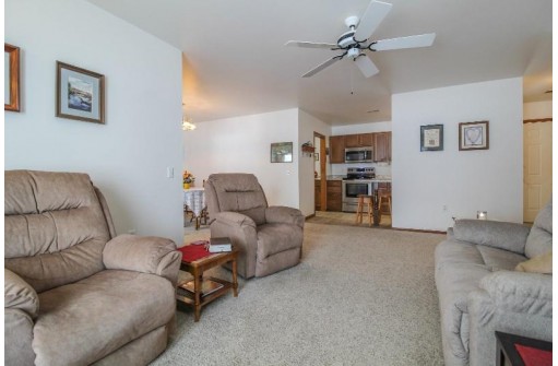 105 Buckingham Court 105, Cambridge, WI 53523