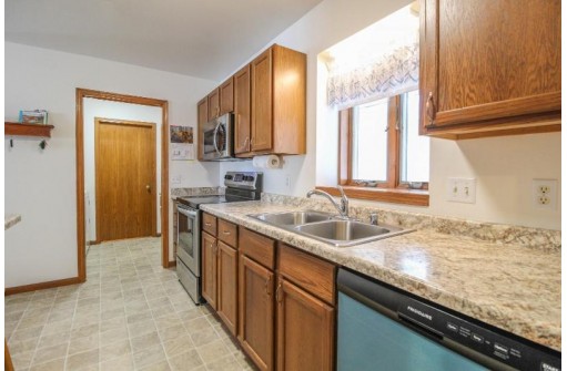 105 Buckingham Court 105, Cambridge, WI 53523