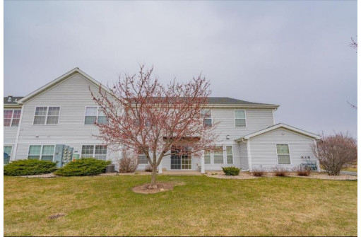 4725 Poplar Creek Drive, Madison, WI 53718