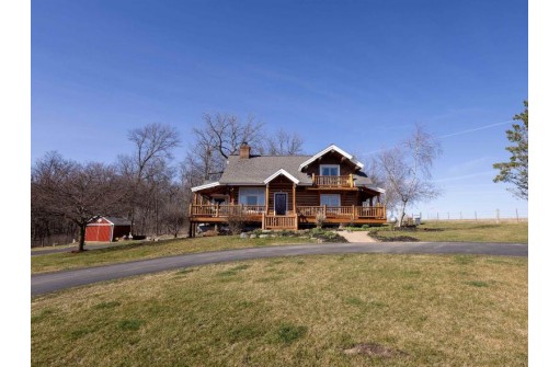 1502 Waterfall Road, Platteville, WI 53818