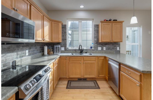 2509 Leopold Way, Sun Prairie, WI 53590