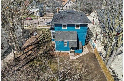 945 Jenifer Street, Madison, WI 53703