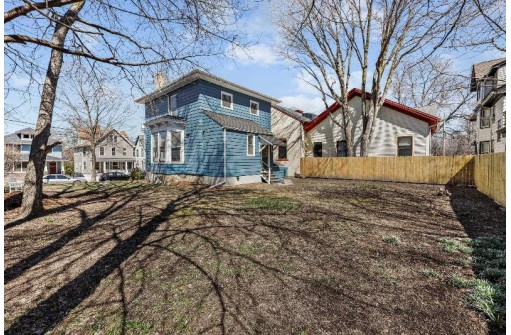 945 Jenifer Street, Madison, WI 53703